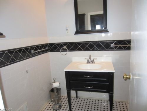 49 Union St, Montclair NJ  07042-3320 exterior