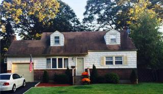 46 Irving Ave, Babylon NY  11703-3910 exterior