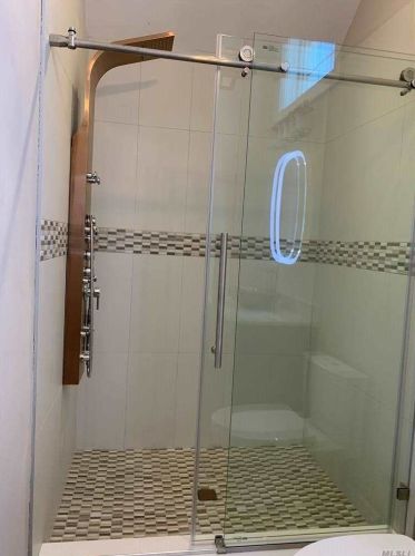 4 Capel Dr, Huntington Station NY 11746-5803 exterior