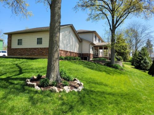 1 Crabapple Ct, Saint Louis MO 63132-3422 exterior