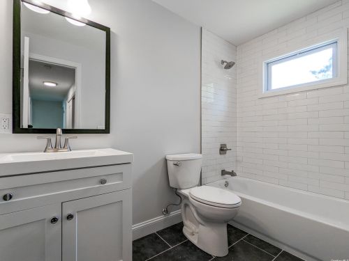 50 Ash St, Central Islip NY 11722-3828 exterior