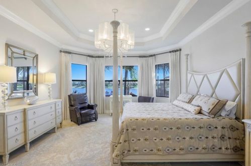 2748 Crystal Way, Naples FL 34119-8676 exterior