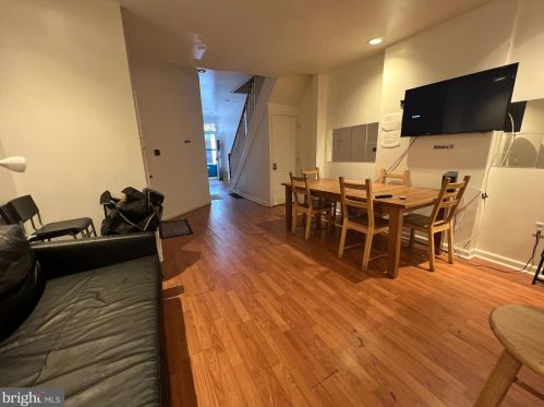 3247 Carlisle St, Philadelphia PA 19132-4018 exterior