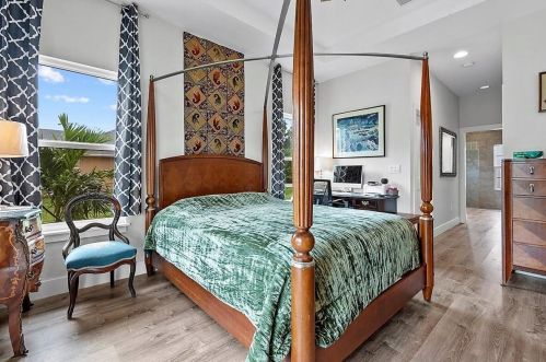 294 Ridgecrest Dr, Fort Pierce FL  34953-8303 exterior