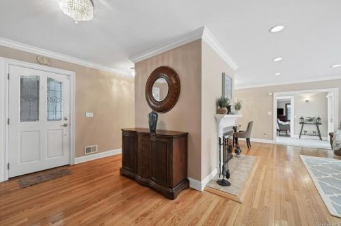 40 Cox Ave, Armonk NY 10504-2016 exterior