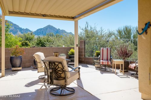 1484 Ganymede Dr, Tucson AZ 85737-3418 exterior