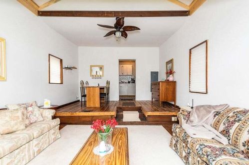 514 Kalamazoo St, Paw Paw MI 49079-1130 exterior