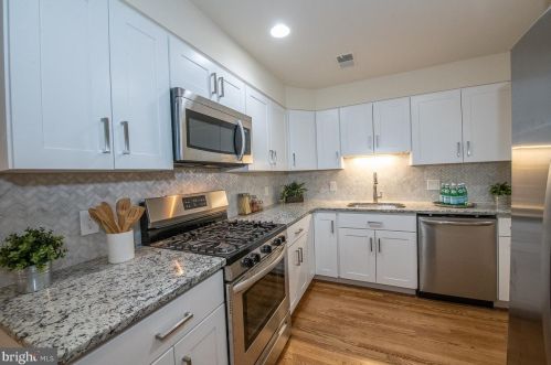 724 Leithgow St, Philadelphia PA 19123-1420 exterior