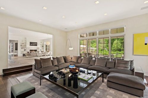 3 Ter Cir, Armonk NY 10504-1112 exterior