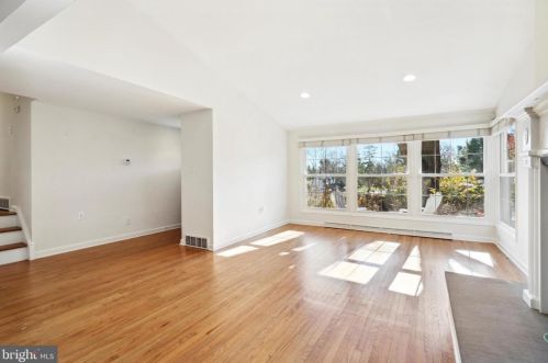 9 War Admiral Ln, Media PA 19063-5224 exterior