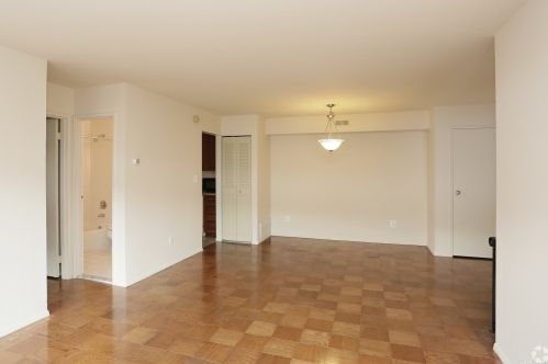 417 Marine Ln, Babylon NY  11704-8209 exterior