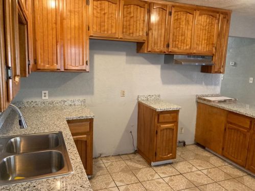 1241 East Ave, Turlock CA 95380-4209 exterior