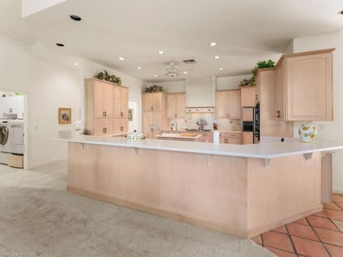 4724 Oak Leaf Dr, Naples FL 34119-8575 exterior