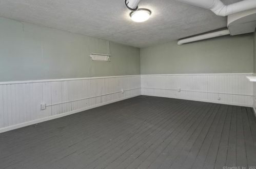 257 Washington St, Wallingford CT 06492-3528 exterior