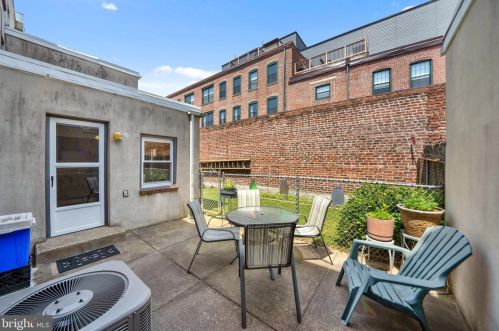 417 George St, Philadelphia PA  19123-1433 exterior