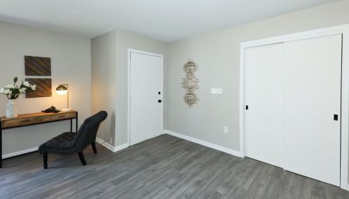 4445 Upham Ave, Milwaukee WI  53220-5122 exterior