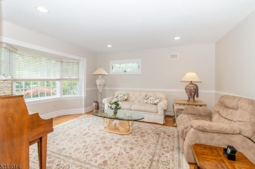 1 Briarcliffe Dr, Scotch Plains NJ 07076-2314 exterior