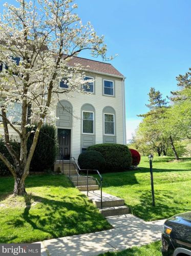 6525 Birchleigh Way, Alexandria VA  22315-3631 exterior