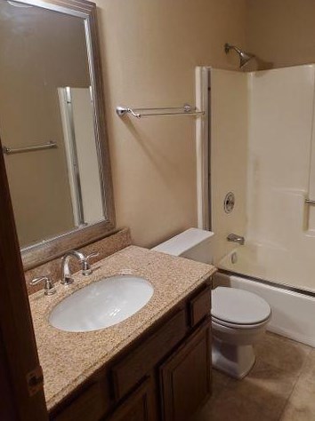 4419 Greenridge Cir, Milwaukee WI  53220-3369 exterior