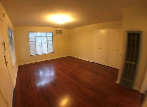 1009 25th 1/2 St, Austin, TX 78705-4374