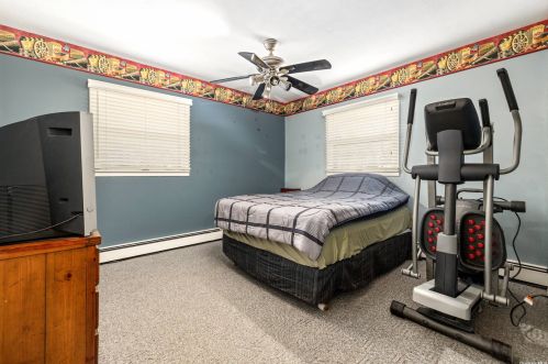 76 Burton Ln, Commack NY 11725-1941 exterior