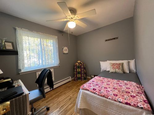 1040 Walnut Ave, Bohemia NY 11716-2176 exterior