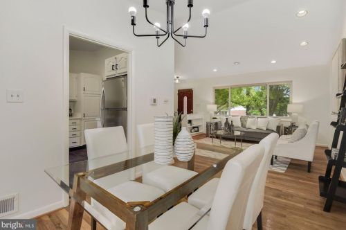 913 Caddington Ave, Silver Spring MD 20901-1048 exterior