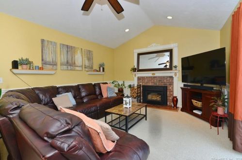 194 Roth Rd, Killingly CT 06241-1417 exterior