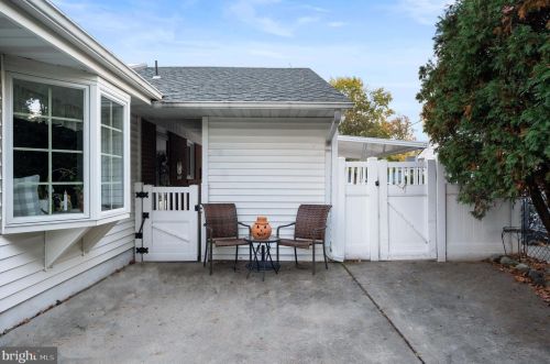 236 Memorial Ave, Tavistock NJ 08033-2952 exterior