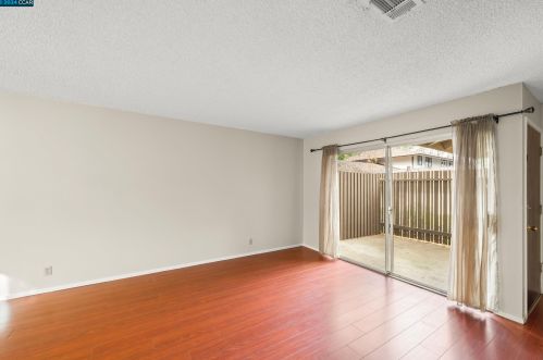 5497 Roundtree Dr, Concord, CA 94521-3990