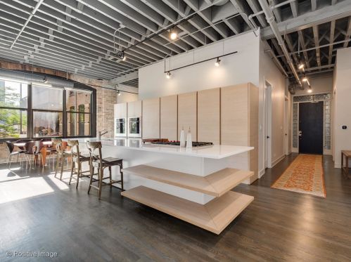 420 Grand Ave, Chicago IL 60612-1144 exterior