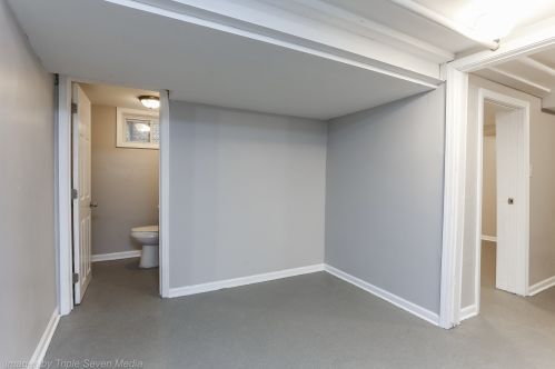 8122 Kingston Ave, Chicago IL 60617-1231 exterior