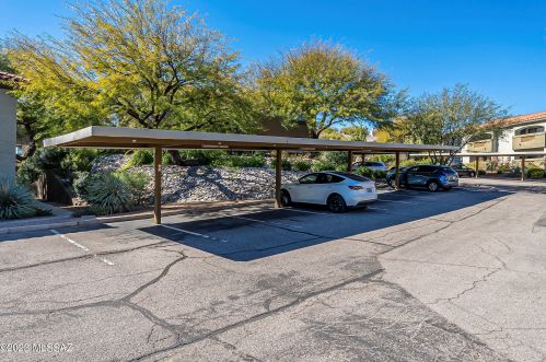 5751 Kolb Rd, Tucson AZ  39204-0871 exterior