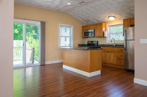 1883 Smith St, Providence RI 02908-1822 exterior