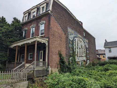 1836 Lowrie St, Pittsburgh, PA 15212-3649