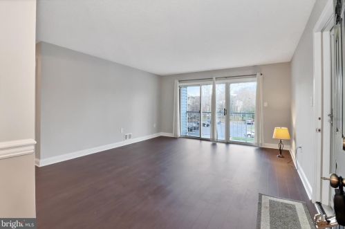 27 Mulberry St, Trenton NJ 08638-4425 exterior