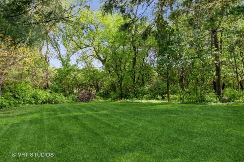 4811 Strong Rd, Bull Valley IL 60014-4560 exterior