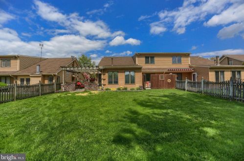 181 Primrose Ln, Hanover PA 17331-5211 exterior