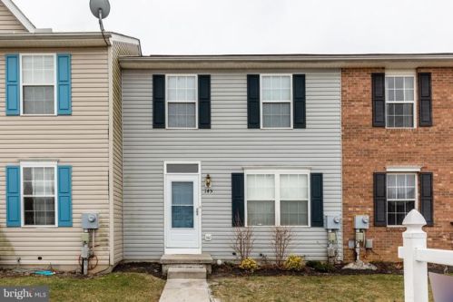 145 Apple Grove Ln, Littlestown, PA 17340-1159