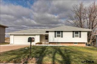 20236 Gtwy Rd, Omaha NE  68022-2320 exterior