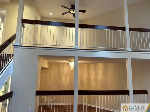 155 Linda Ln, Edison NJ 08820-4509 exterior