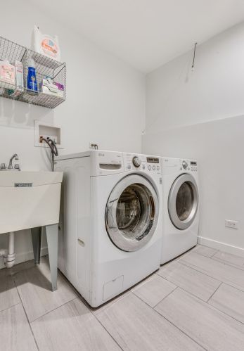 1741 Kedzie Ave, Chicago IL 60652-1909 exterior