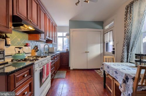 123 Plum St, Lancaster PA 17602-2959 exterior