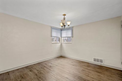 9822 Glendale Ave, Pittsburgh PA 15227-2831 exterior