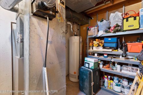 5874 Okemos Rd, Haslett MI 48840-9562 exterior