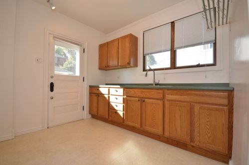 16 Lehigh Ave, Pittsburgh PA 15229-1556 exterior