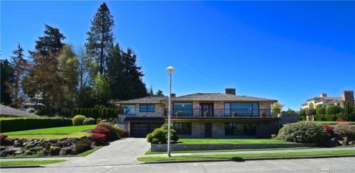 3903 Barrett St, Seattle WA  98199-2523 exterior