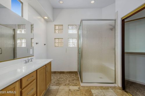 6811 39th Pl, Phoenix AZ  85042-6202 exterior