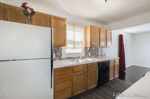 2134 Collingwood Ave, Wyoming MI exterior