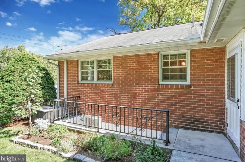 1666 Clearview Ave, Lancaster PA 17601-4308 exterior